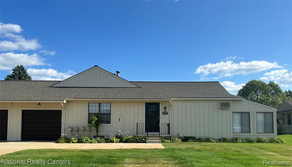 12440 Cambridge Boulevard, 4, South Lyon, MI 48178