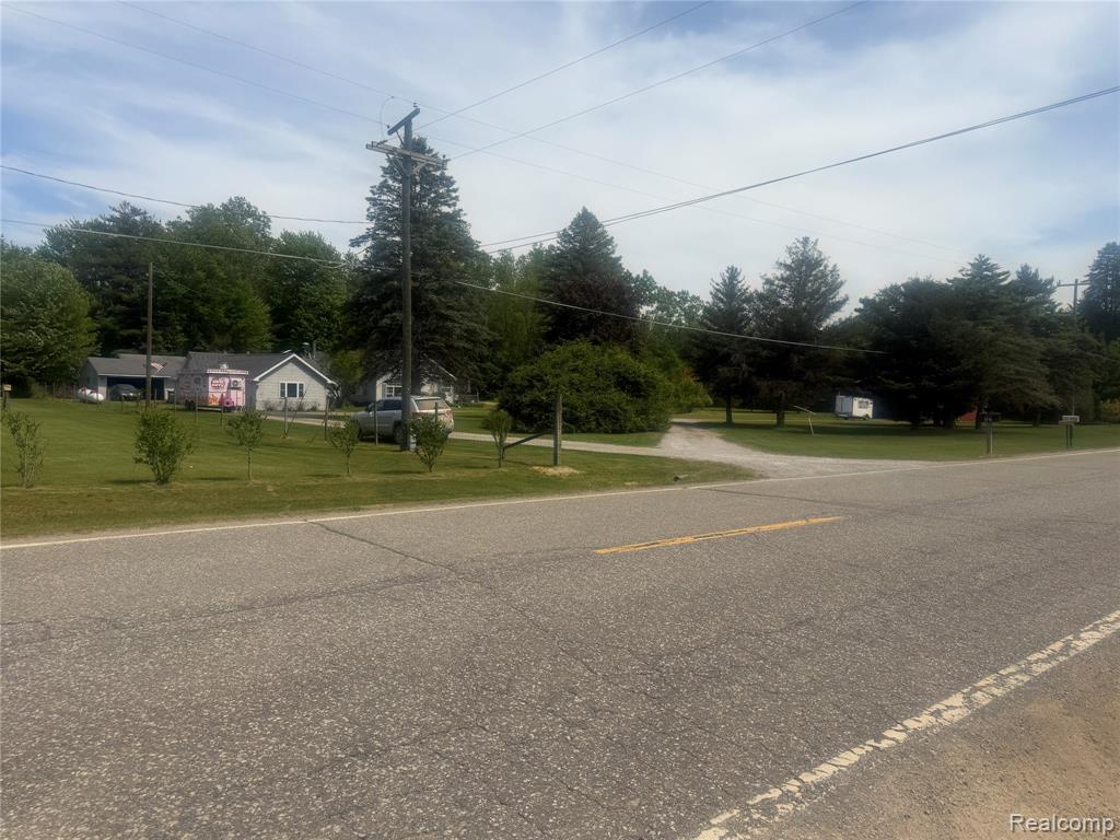 5716 Falkenbury Road, North Branch, MI 48461 — Photo 22