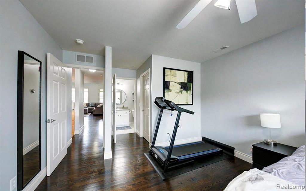 421 Village Drive, Walled Lake, MI 48390 — Photo 18