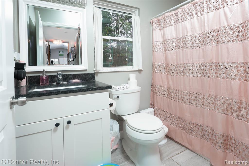 2007 Edward Lane E, MI — Photo 16