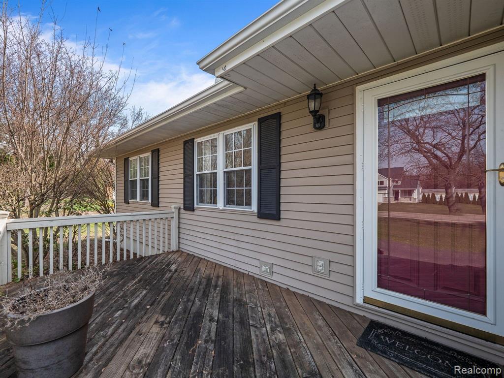 707 PINE TREE Road, Lake Orion, MI 48362 — Photo 4