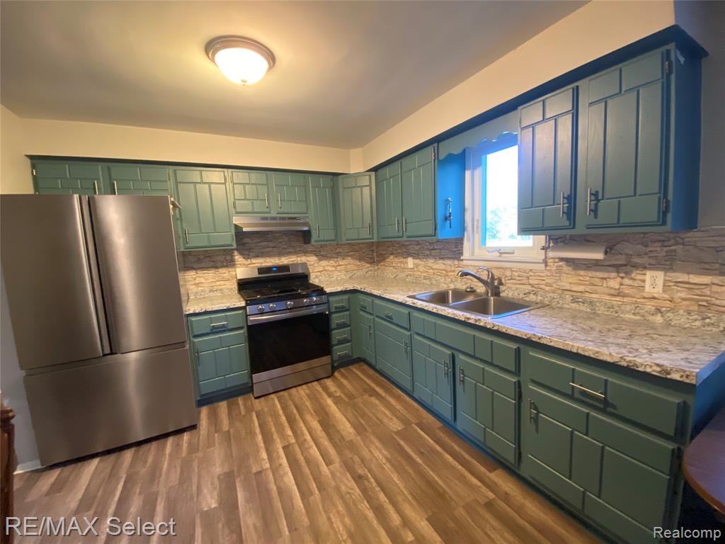 6169 Johnson Road, Flushing, MI 48433 — Photo 2
