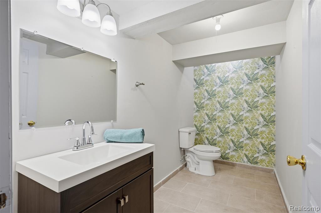 4421 Honeysuckle Drive, Sterling Heights, MI 48314 — Photo 47