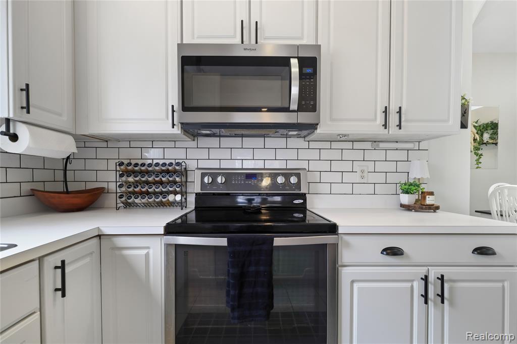 3309 Hilltop Drive, Holly, MI 48442 — Photo 9