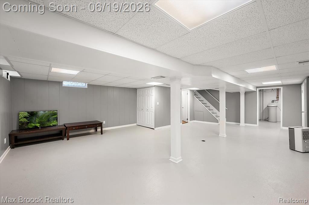 737 Panorama Drive, Milford, MI 48381 — Photo 23