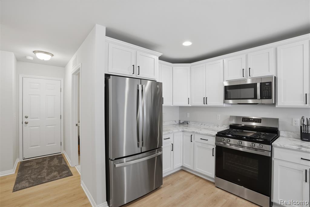 33806 Au Sable Drive, 38, New Baltimore, MI 48047 — Photo 13