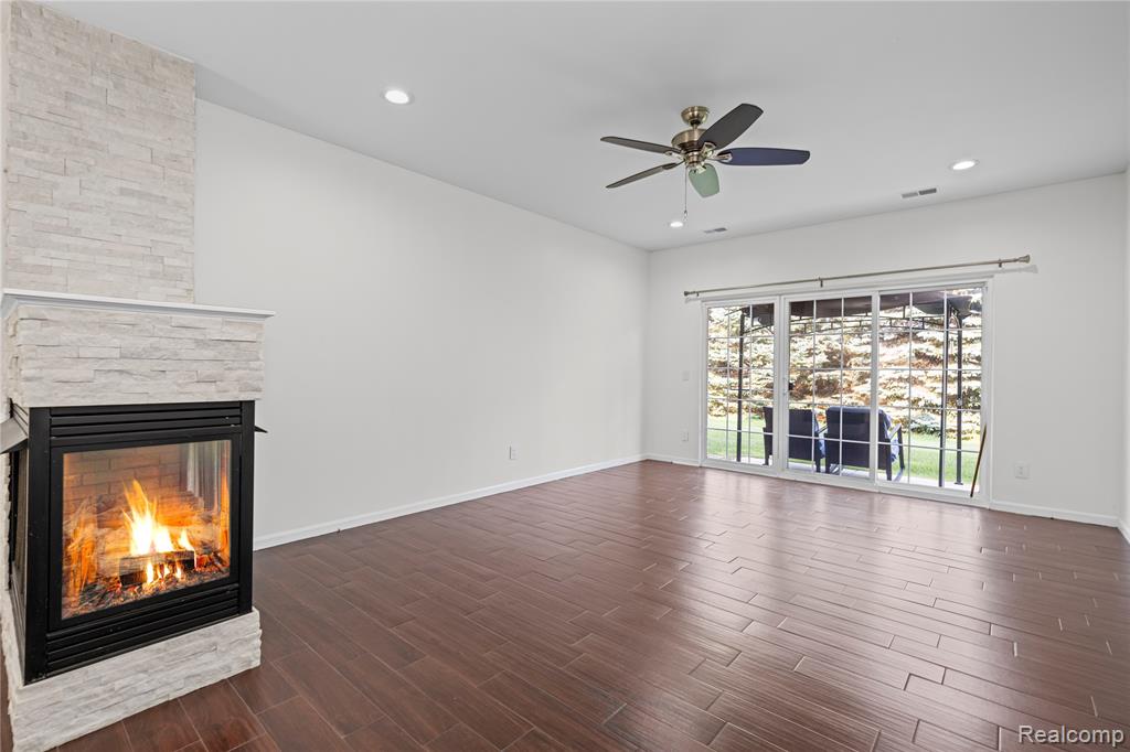 43270 Pendleton Circle, Sterling Heights, MI 48313 — Photo 13