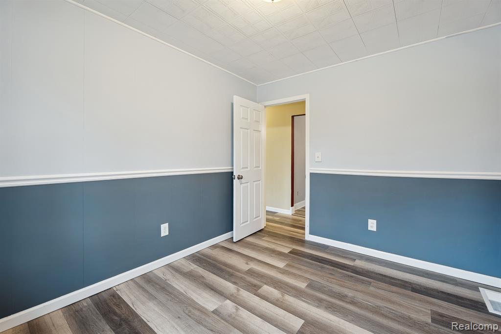 9014 GROVE Drive, Whitmore Lake, MI 48189 — Photo 13