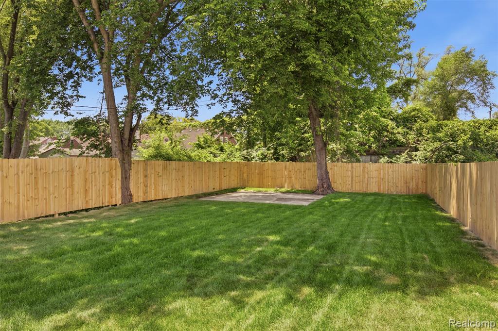 11423 Freeland Street, Detroit, MI 48227 — Photo 10