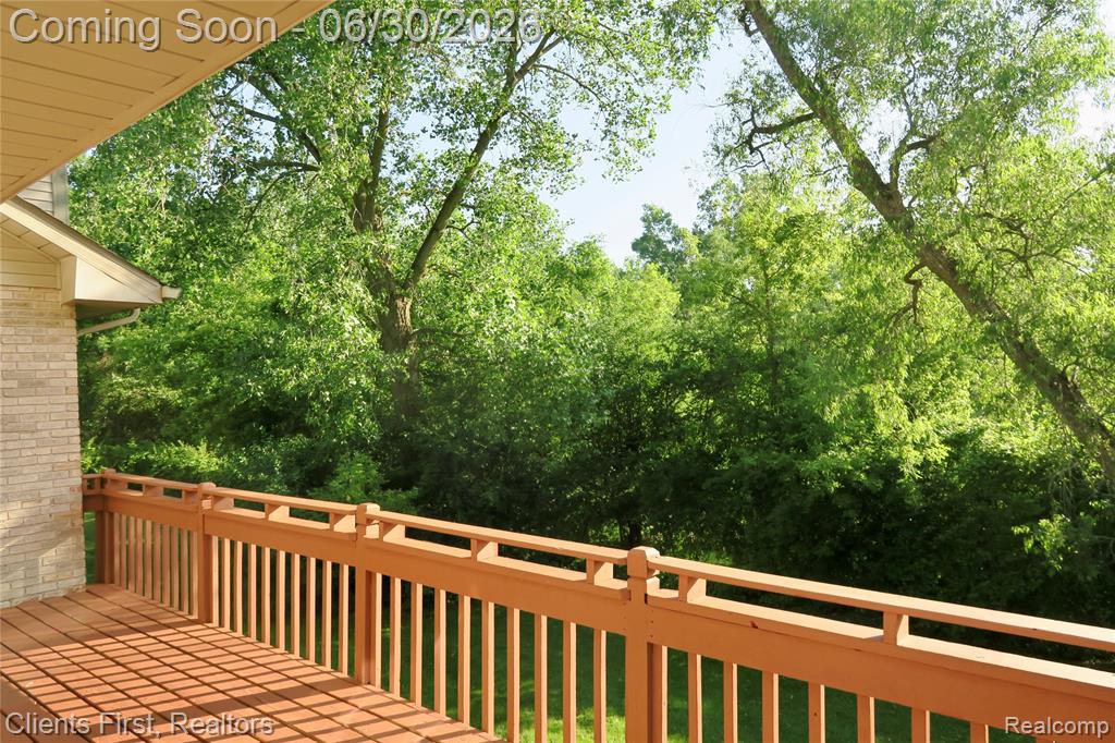 7233 OAKWOOD Drive, West Bloomfield, MI — Photo 23