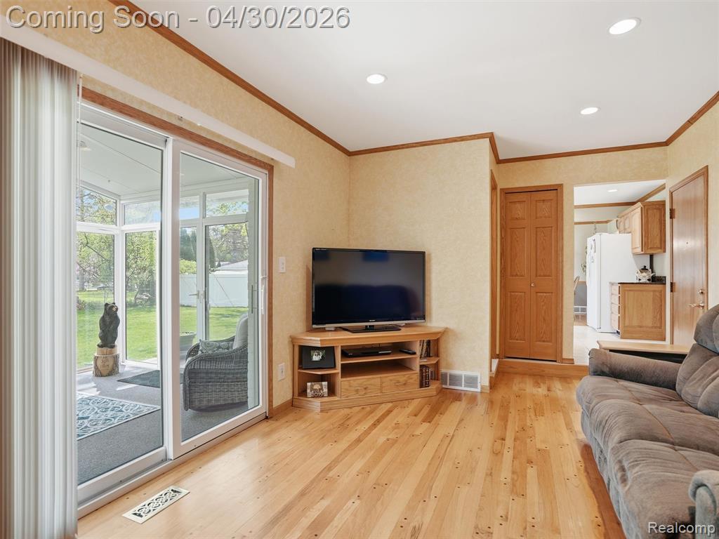 21222 Larkspur Street, Farmington, MI 48336 — Photo 15
