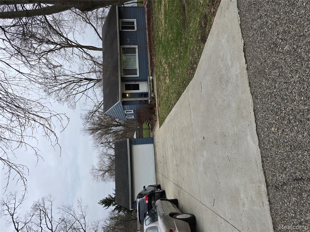 6465 Monrovia Drive, Waterford, MI 48329 — front exterior