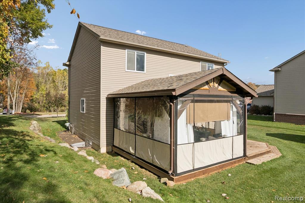 7799 Rampart Trail, Waterford, MI 48327 — Photo 36