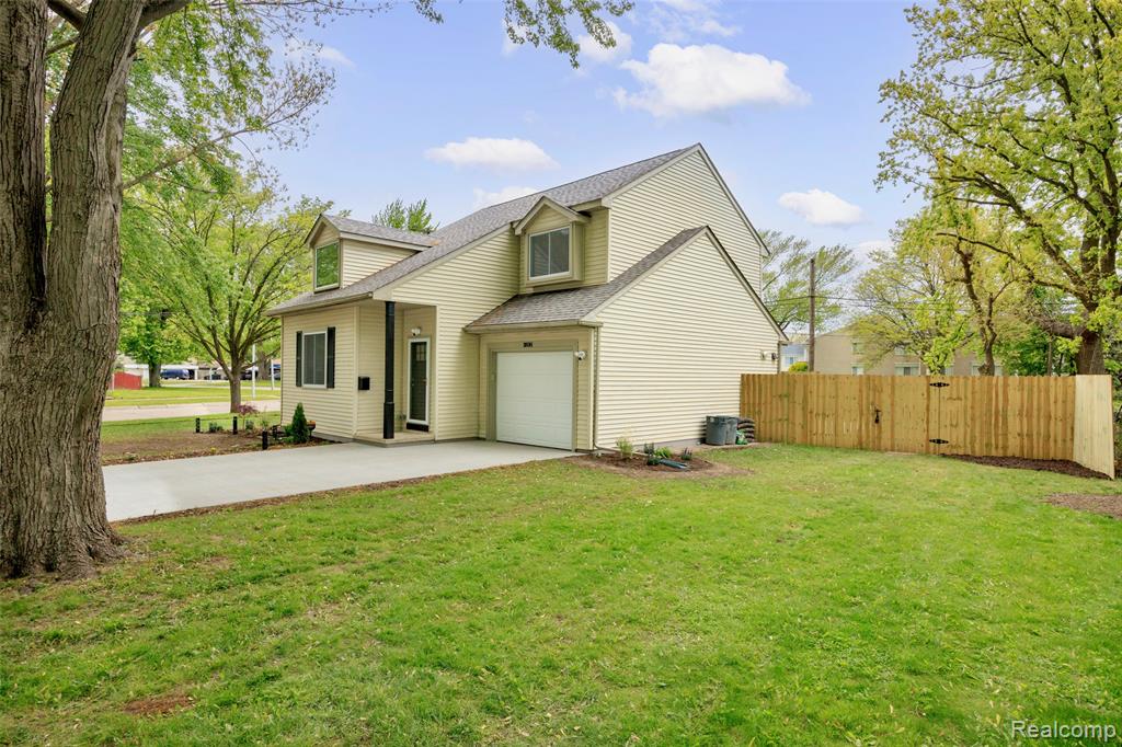 20505 Ridgemont Road, Harper Woods, MI 48225 — Photo 33