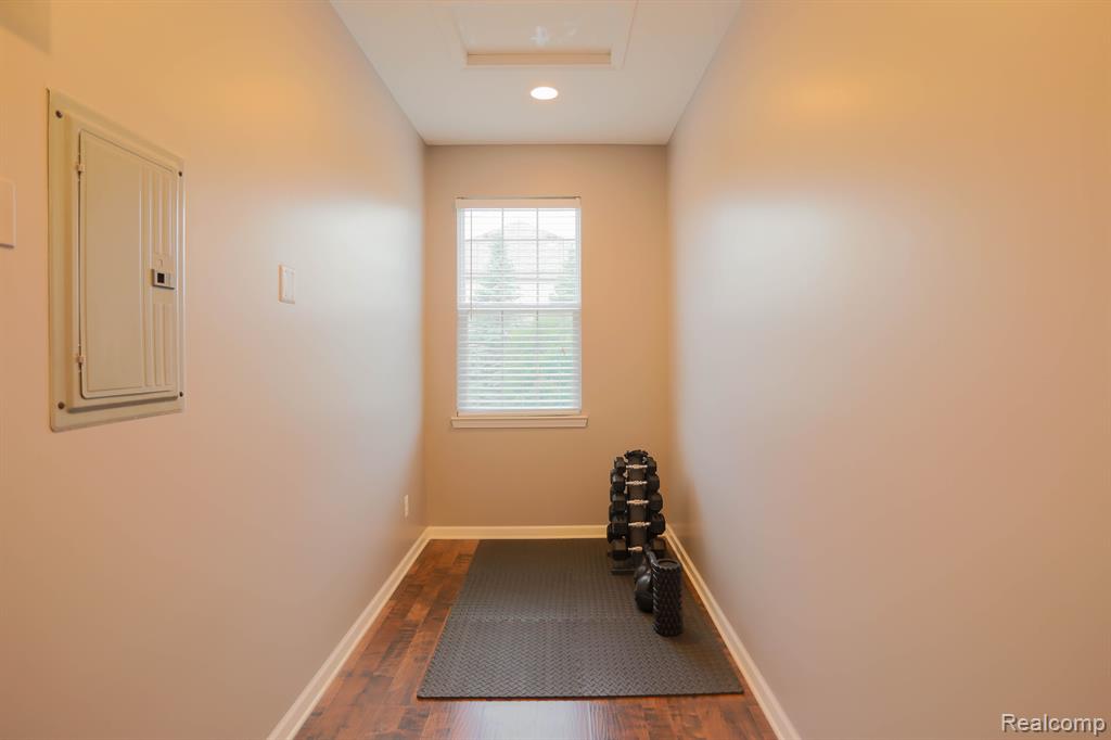 5112 Mesa Drive, Shelby Twp, MI 48316 — Photo 27