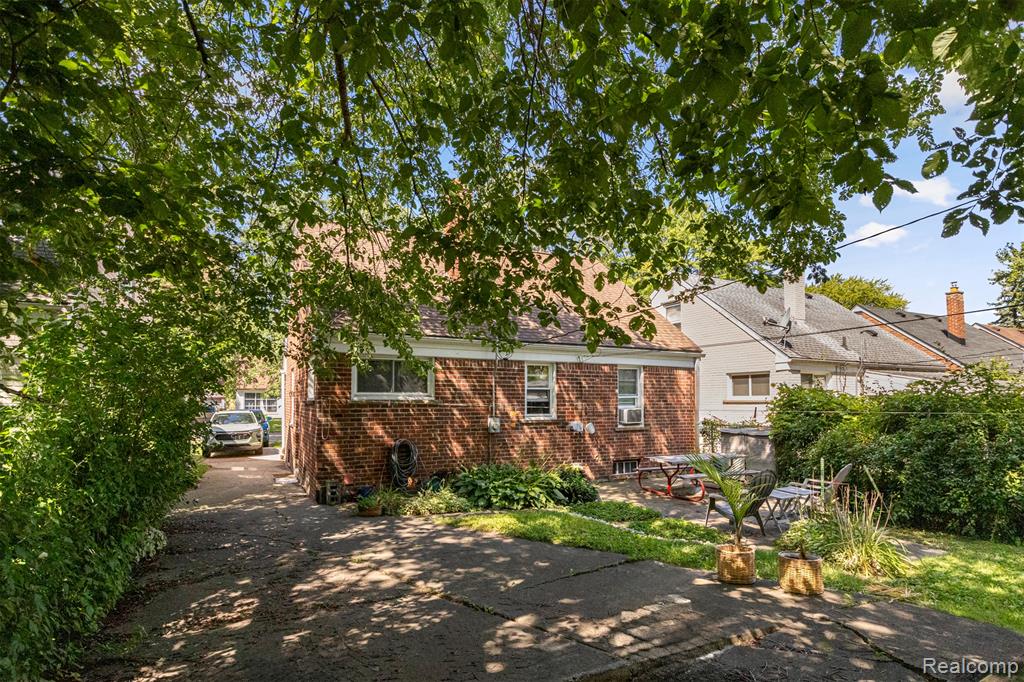 9584 Wormer, Redford, MI 48239 — Photo 10