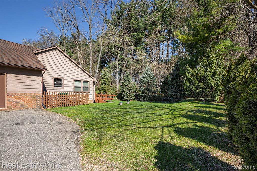 4453 RACEWOOD Drive, Commerce Twp, MI 48382 — Photo 25