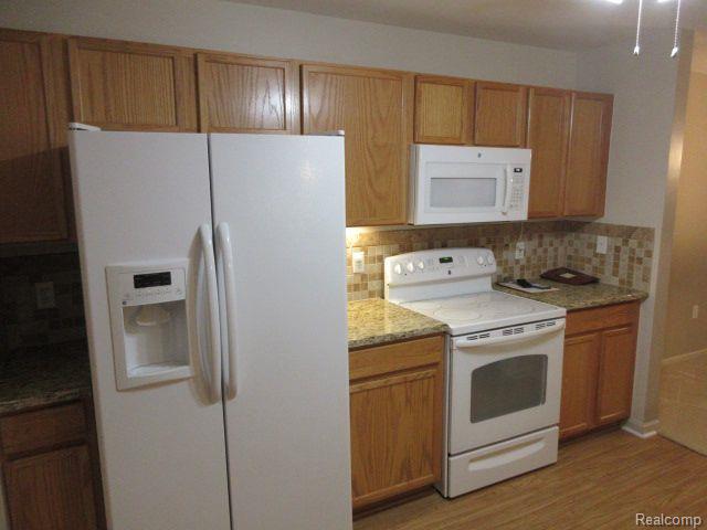 4192 BERKELEY Avenue, Canton, MI 48188 — Photo 9
