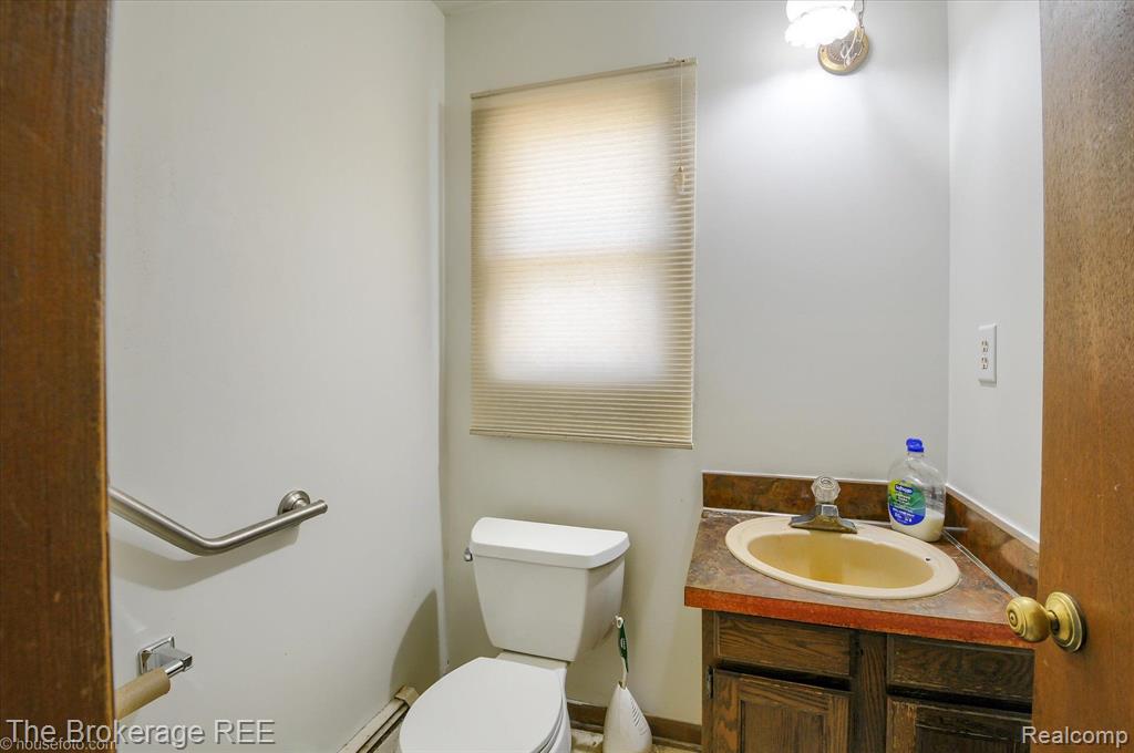 688 UPHILL Road, Milford, MI 48381 — Photo 28