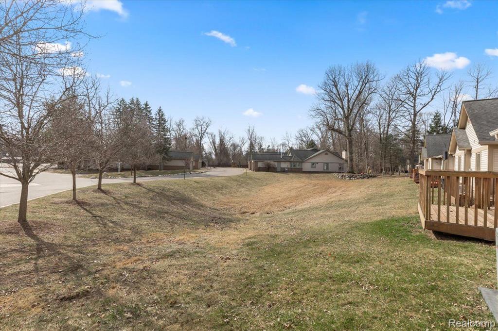 21374 MULBERRY Court, Farmington Hills, MI 48336 — Photo 16