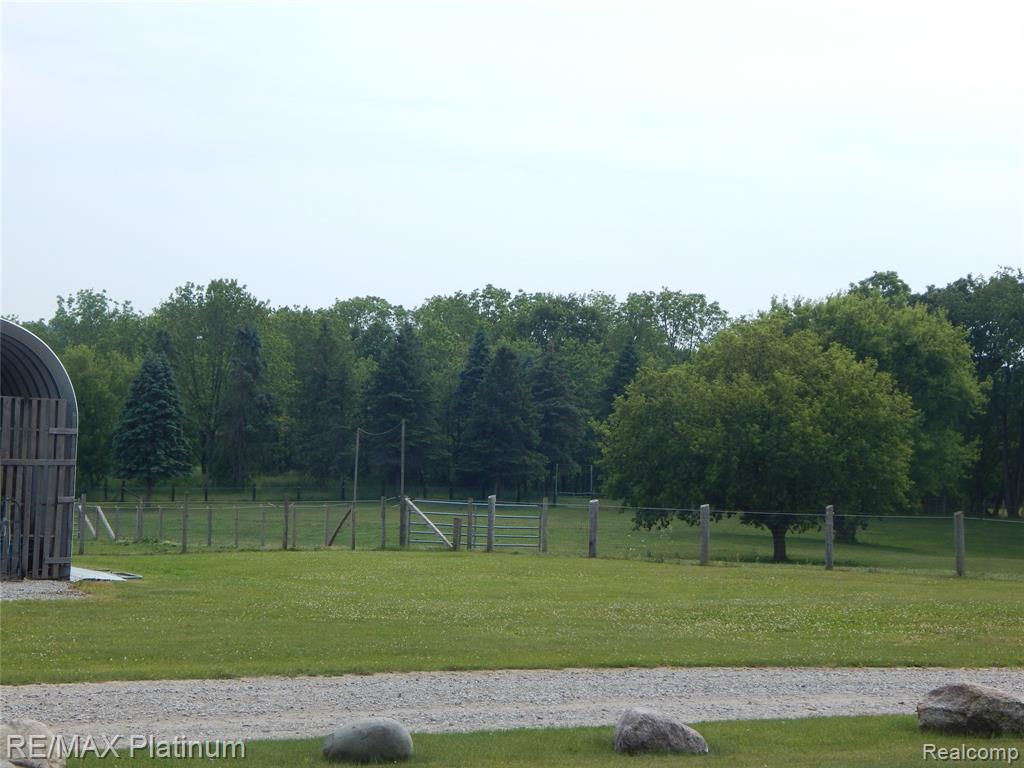 2025 W Rose Center Road, Holly, MI 48442 — Photo 29