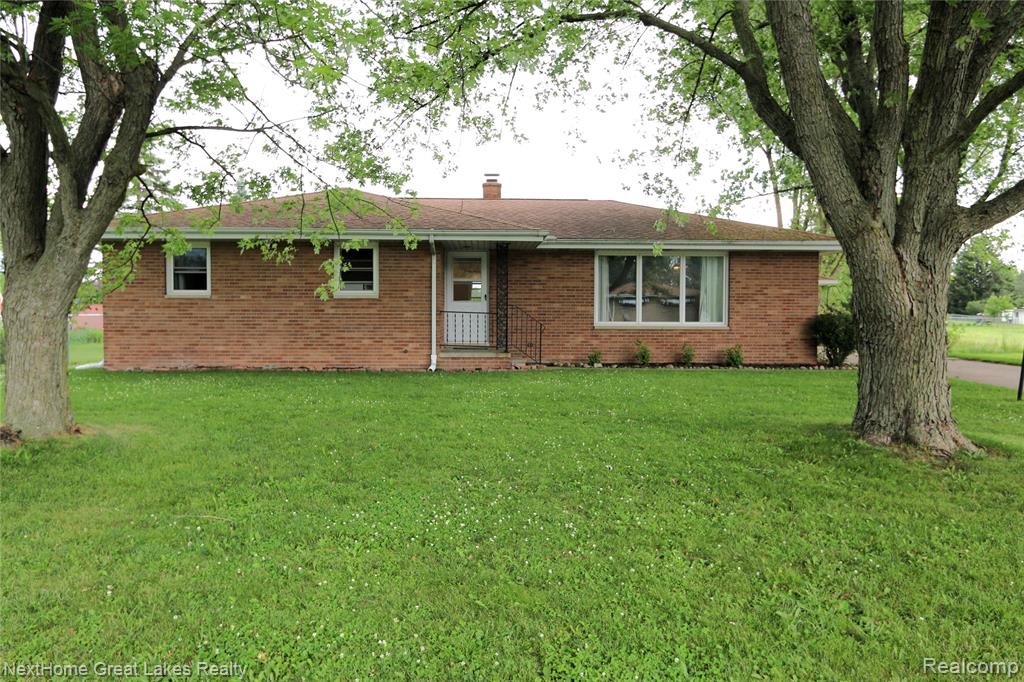5595 Noreen Drive, Bay City, MI 48706 — front exterior