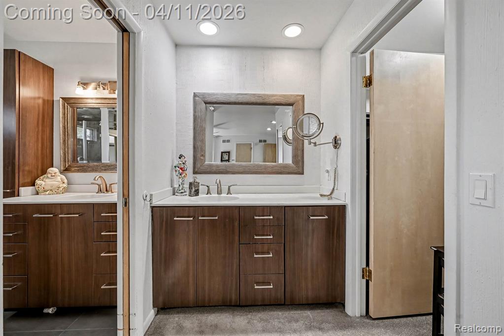 5950 Pinetree Drive, West Bloomfield, MI — Photo 22