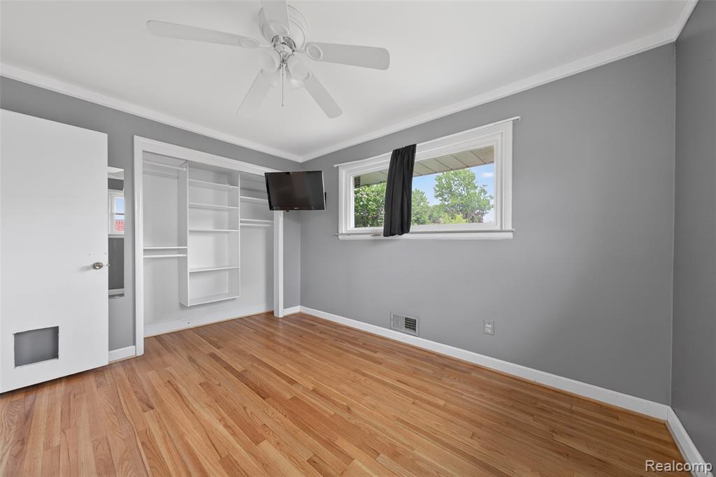 76 W Katherine Avenue, Madison Heights, MI 48071 — Photo 13