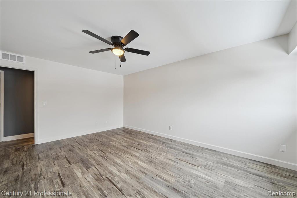 30535 W 14 MILE Road, 20, Farmington Hills, MI 48334 — Photo 18