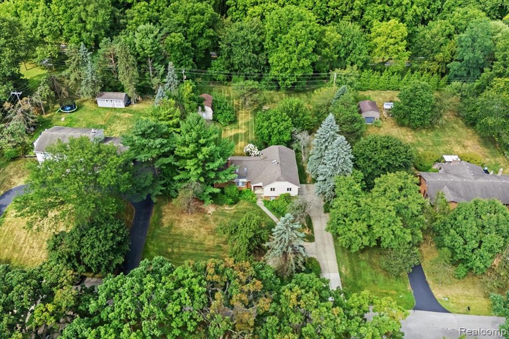 60023 Trailwood Street, Washington, MI — Photo 44