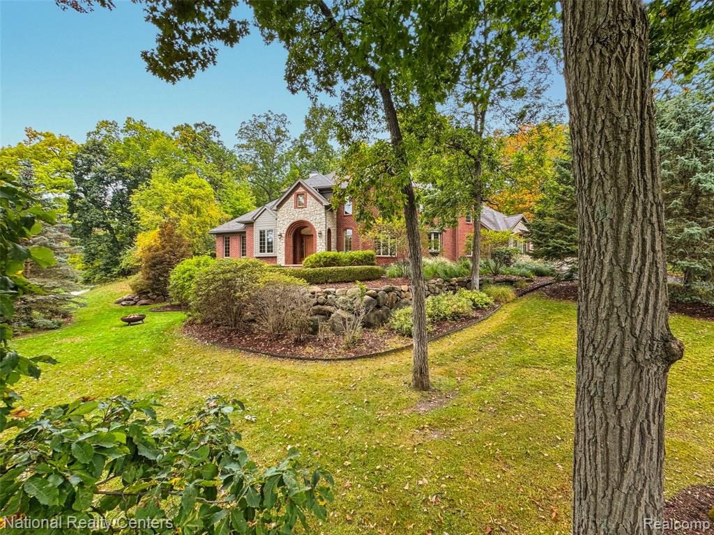 5010 Forest Valley Drive, Clarkston, MI 48348 — Photo 81