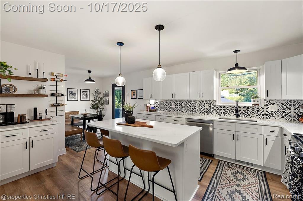 3076 Pridham Street, Keego Harbor, MI 48320 — Photo 13