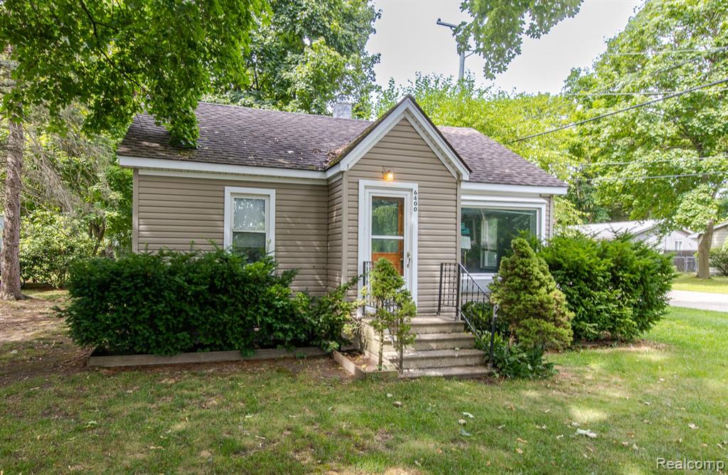 6400 Elmwood Drive, Waterford, MI 48329 — Photo 3
