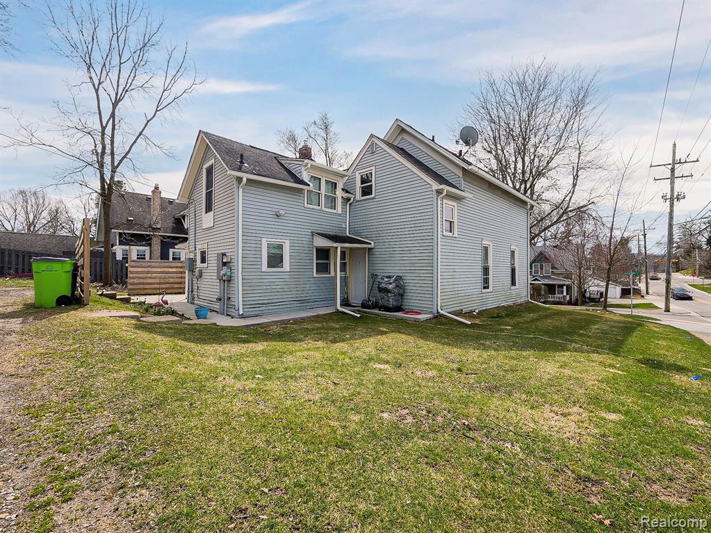654 HICKORY unit 3 Street, Milford, MI 48381 — Photo 15