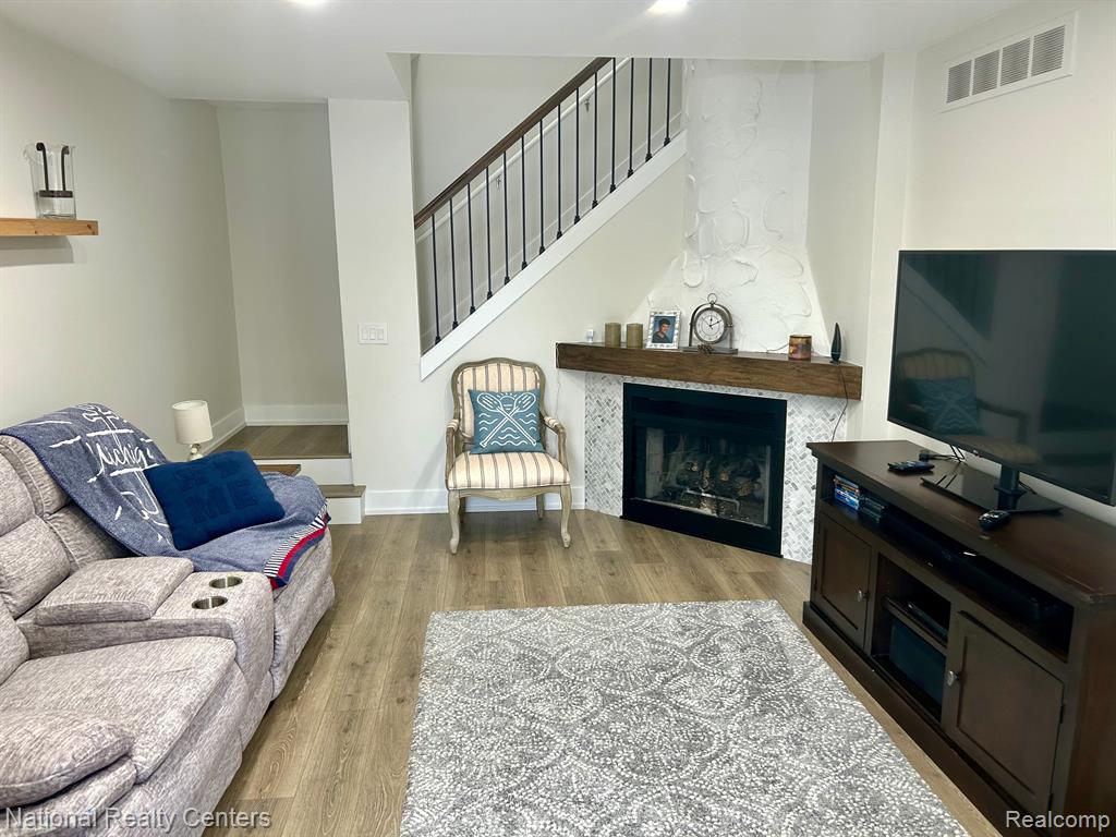 38887 Country Circle, Farmington Hills, MI 48331 — Photo 4