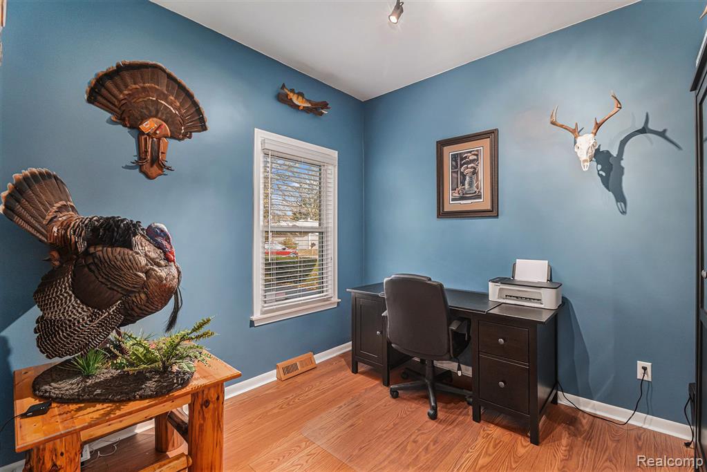 6391 Rowley Boulevard, Waterford, MI 48329 — Photo 11