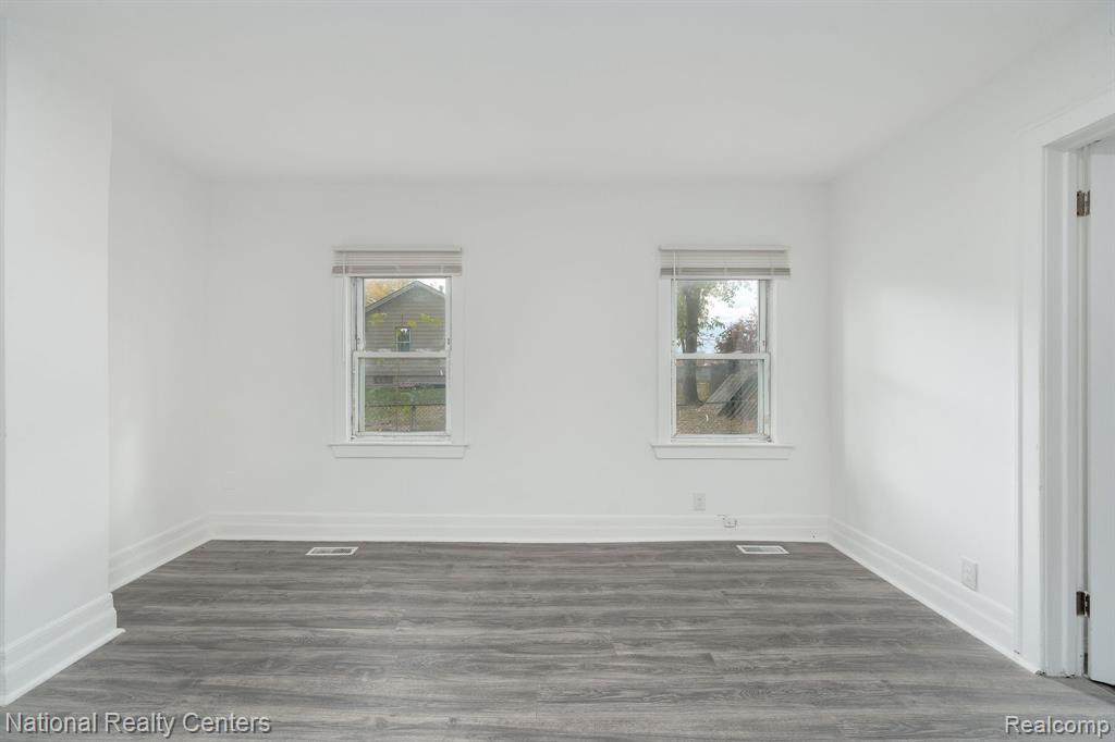 8104 Jackson Avenue, Warren, MI 48089 — Photo 18