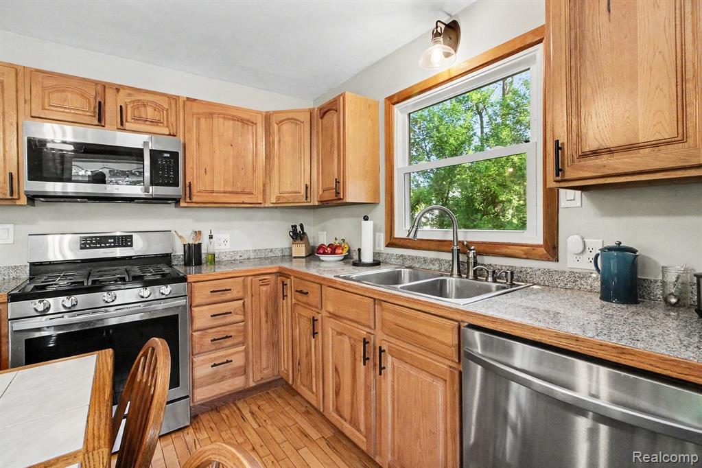 5070 W Harvard Avenue, Clarkston, MI 48348 — Photo 13
