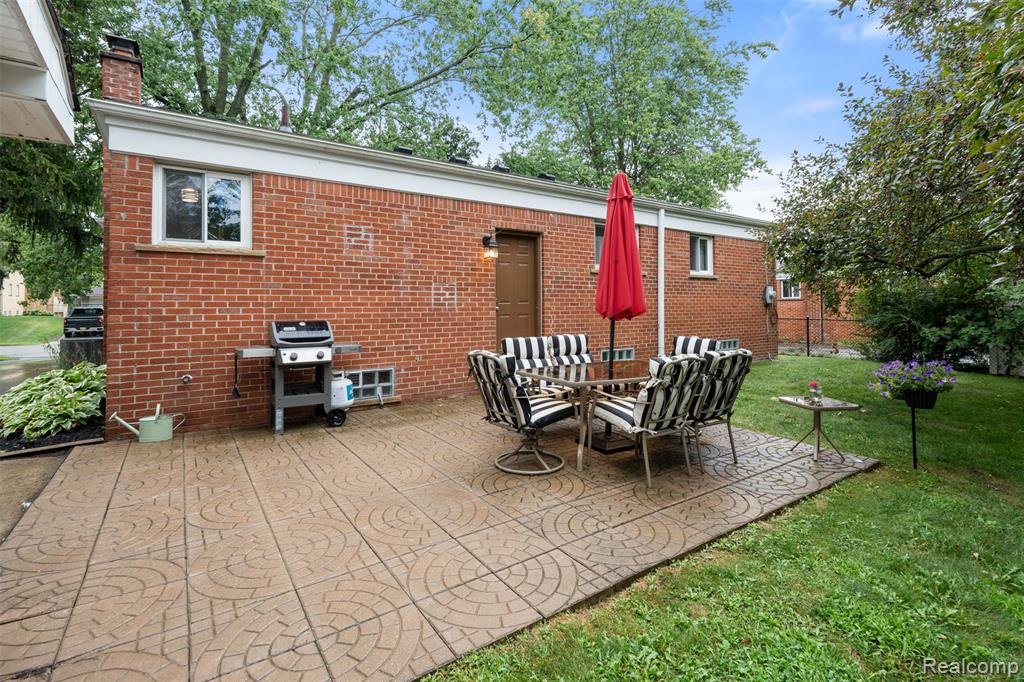 920 Elira Road, Waterford, MI 48328 — Photo 22