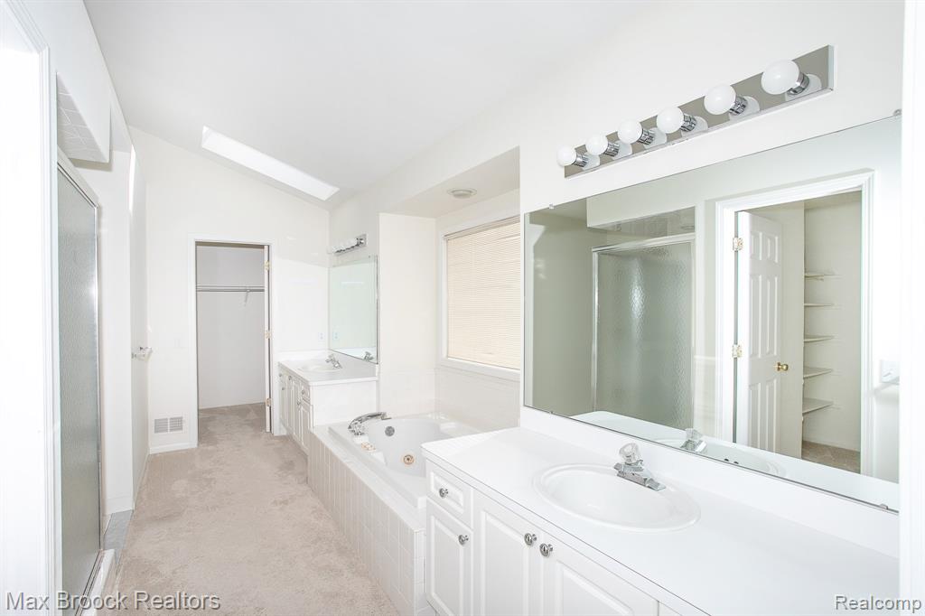 6817 Woodcrest Drive, Troy, MI 48098 — Photo 33