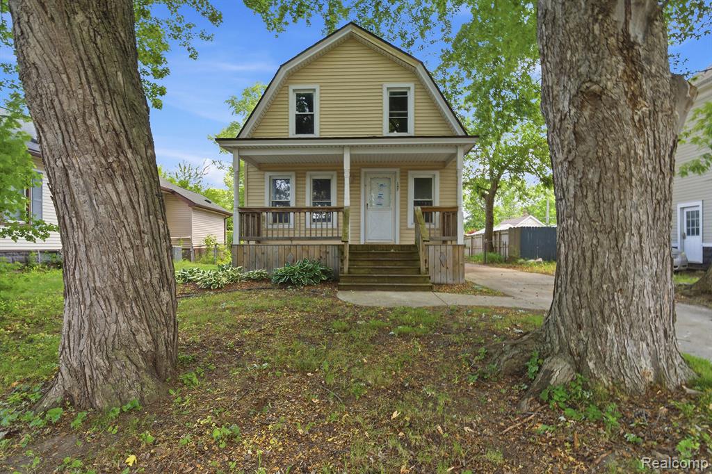 147 Crocker Boulevard, Mount Clemens, MI 48043