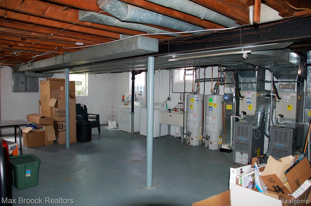 690 E LINCOLN Street, Birmingham, MI 48009 — Photo 18