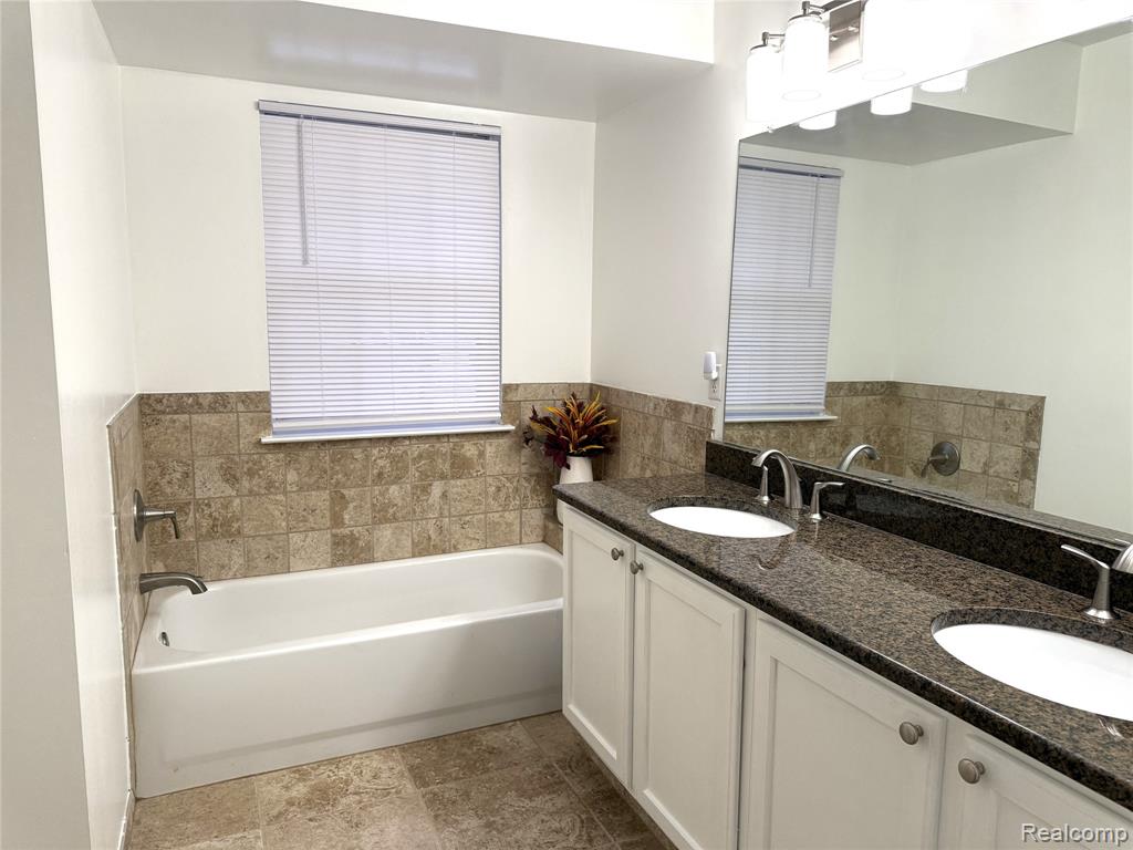 19468 Sexton Street, Brownstown, MI — Photo 24