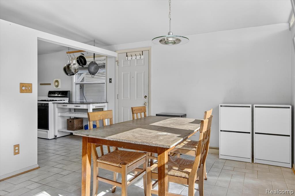 2344 S Circle Drive, Ann Arbor, MI 48103 — Photo 12