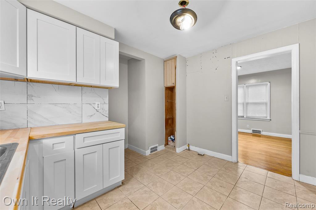 8585 Marlowe Street, Detroit, MI 48228 — Photo 10