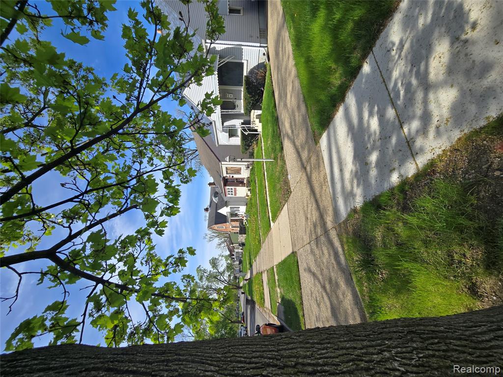 19475 Fenmore Street - Photo 2