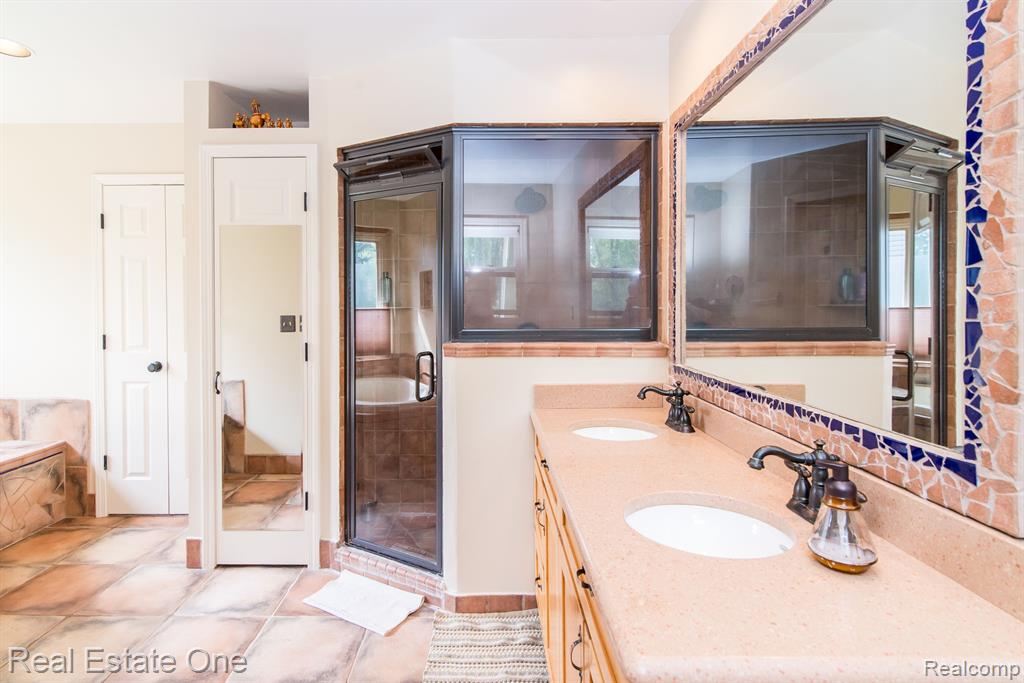 4088 PARKSTONE Court, Troy, MI 48098 — Photo 74