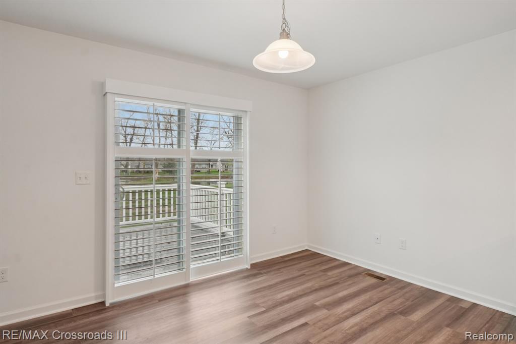10324 Swan Lake Circle, Ypsilanti, MI 48197 — Photo 12