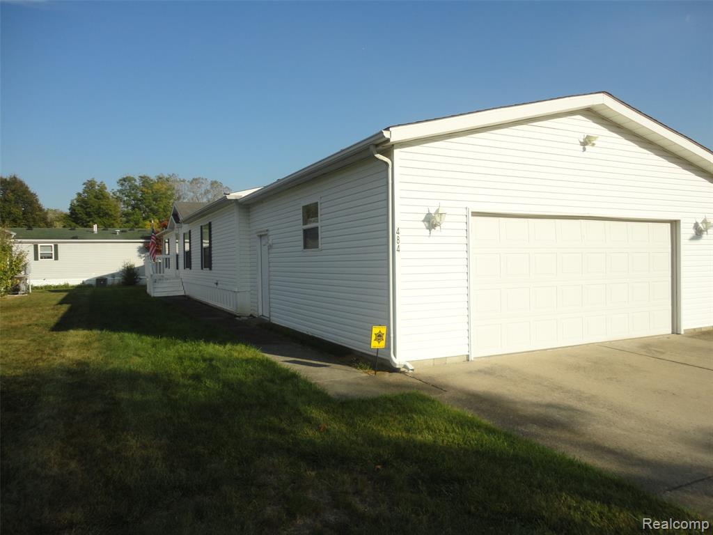484 Lochgair Street, Temperance, MI 48182 — Photo 17