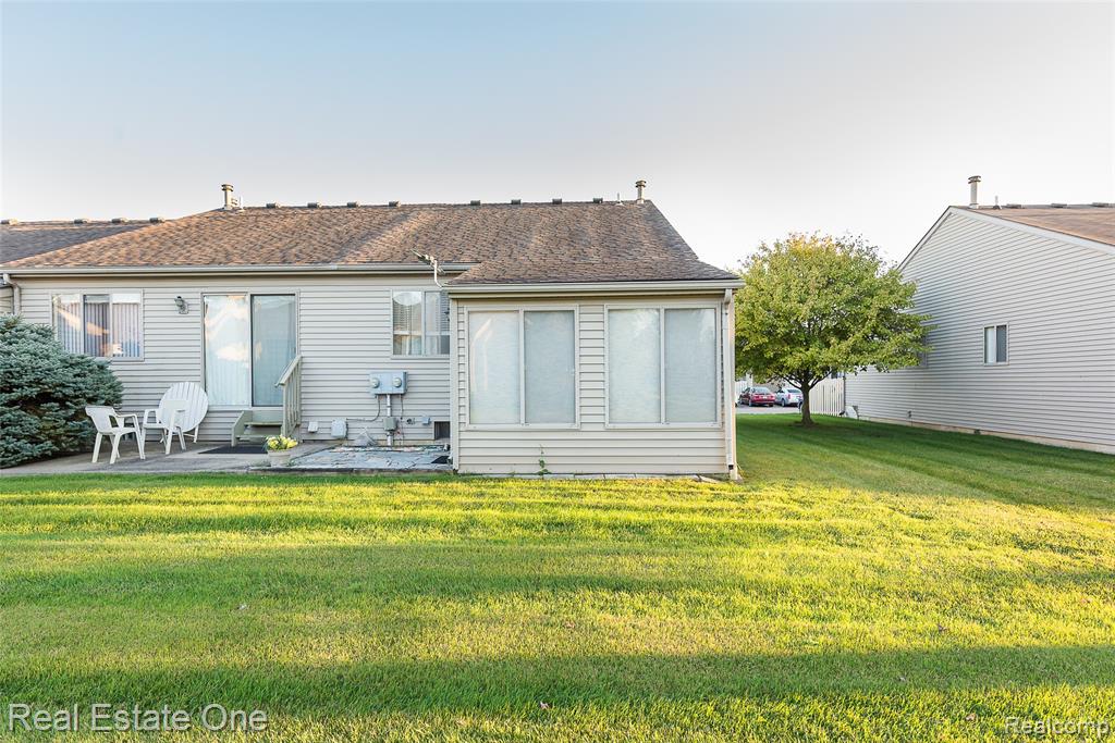62351 ARLINGTON Circle, 1, South Lyon, MI 48178 — Photo 32
